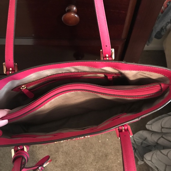 Michael Kors bag. Brand new barely used AUTHENTIC - Picture 2 of 3